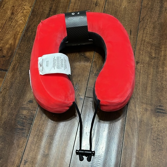 Frida Kahlo Neck Travel Pillow Neck Support Airplane Car NWT Memory Foam - Picture 6 of 8